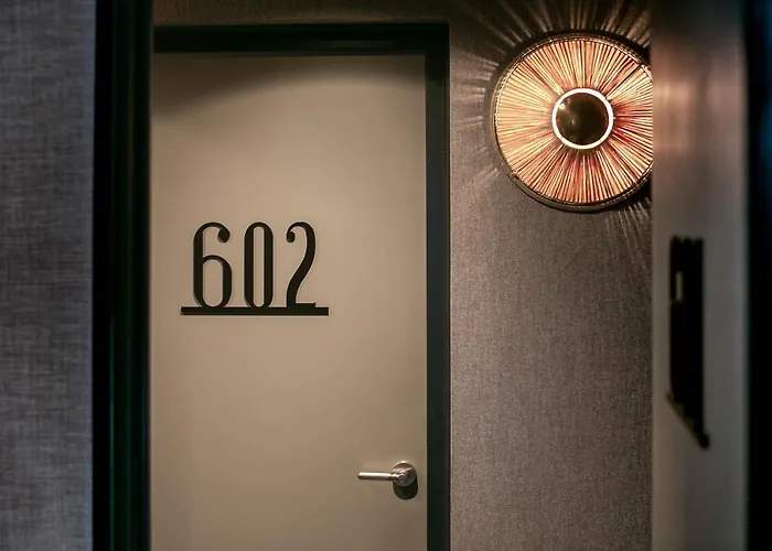 Hotel La Planque Parijs